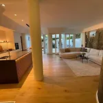Luxurioeses Loft Mit Grosser Sonnenterrasse & Sauna Lägenhet *